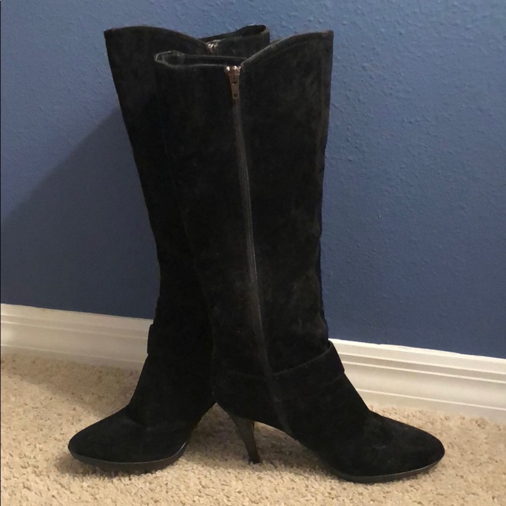Suede boots